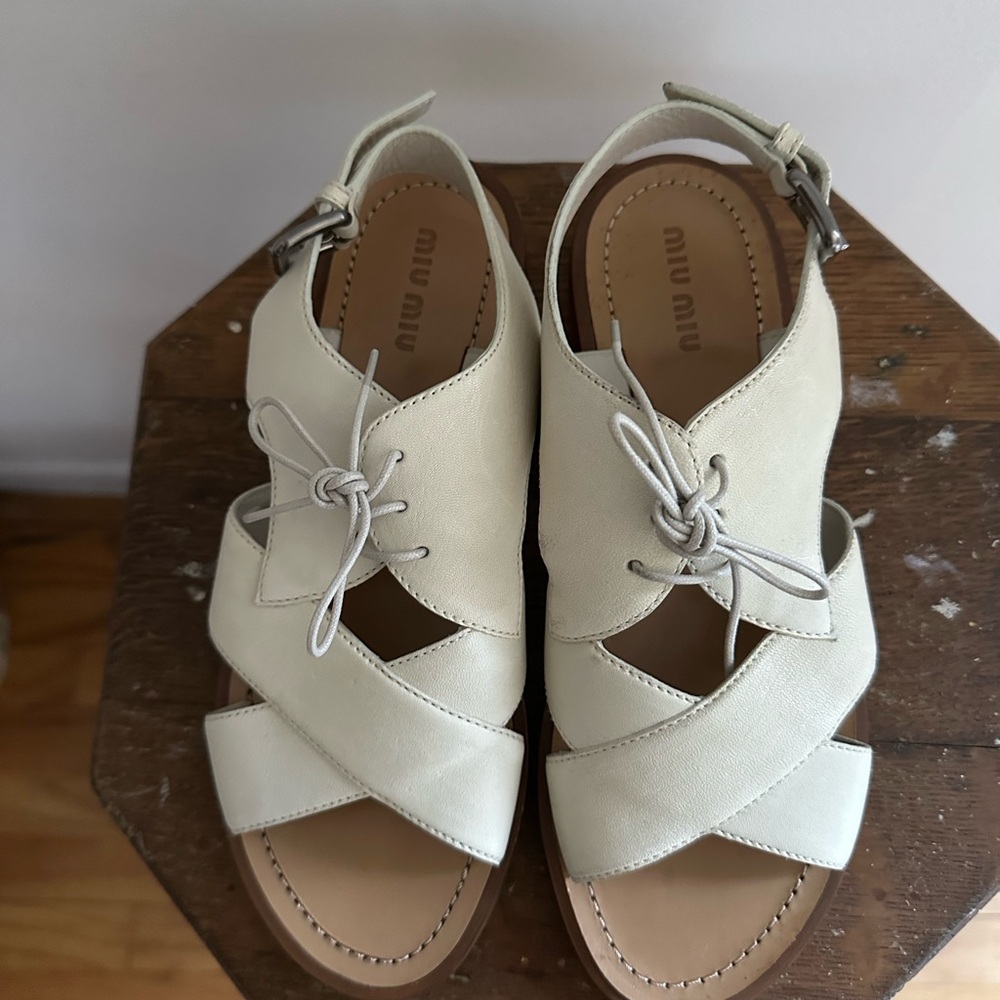 Miu Miu Women's Cream Sandals NWOT - Picture 3 of 6